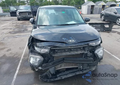 2020 Kia Soul Lx z USA, uszkodzony, nr VIN KNDJ23AU4L7004095